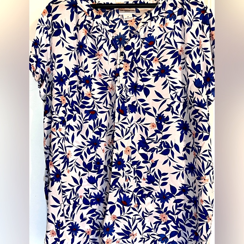 Liz Claiborne flutter sleeve floral blouse